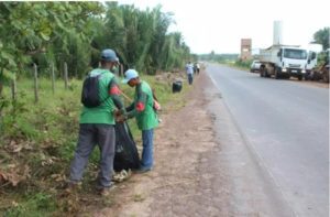 Prefeitura de Pinheiro realiza mutirão na MA 106 e recolhe mais de uma tonelada de resíduos