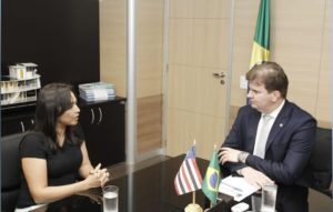 Eliziane Gama apresenta pleito para Habitação ao Ministro de Desenvolvimento Regional