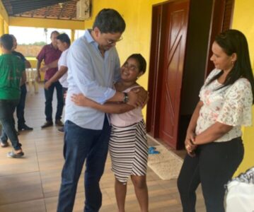 PREFEITO LUCIANO FORNECE MEDICAMENTO PARA O CASO DA ISABELLY QUE REPERCUTIU NAS REDES SOCIAIS