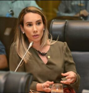 Thaiza Hortegal propõe pré-natal em domicílio e fiscalização do uso de EPIs no período da pandemia