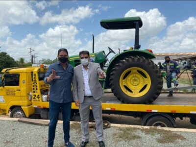 Mais Conquistas: prefeito Luciano adquire através de emendas parlamentares trator agrícola para a agricultura familiar de Pinheiro