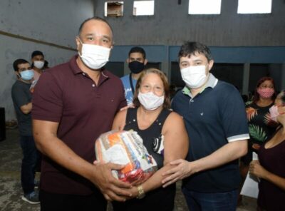Deputado Roberto Costa realiza mais uma entrega de cestas básicas: dessa vez no bairro do Codozinho