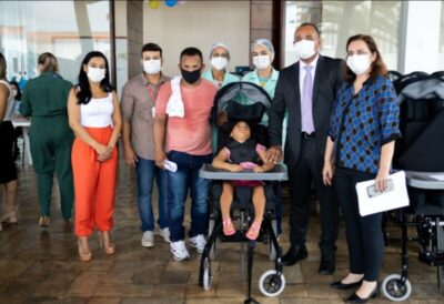 Roberto Costa participa de entrega de 68 cadeiras rodas especiais para a Casa de Apoio Ninar adquiridas com sua emenda