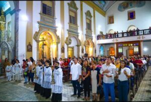 Governador Carlos Brandão participa de Missa de Cinzas em São Luís