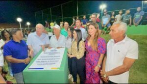 Abigail participa de inaugurações de escola, quadra poliesportiva e praça em Fernando Falcão