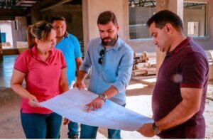 Josimar e Detinha visitam obras em execução na cidade de Maranhãozinho