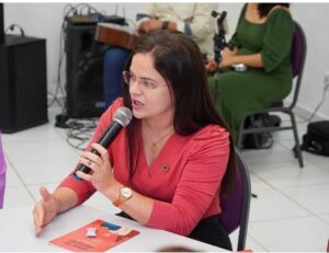 Fabiana Vilar participa de encontro com deputadas na Casa da Mulher Brasileira