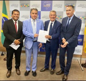 Prefeito de Viana tem agenda proveitosa em Brasília com senadores e ministro