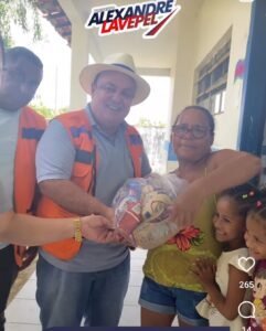 Prefeito Alexandre Lavepel distribui Cestas Básicas para famílias desabrigadas em Conceição do Lago Açu