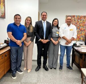 Prefeito de Igarapé do Meio, Almeida cumpre agenda em Brasília com a deputada Solange Almeida