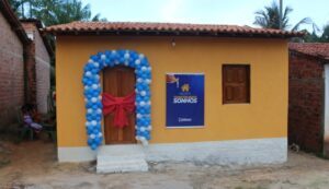 Moradores têm sonho da casa própria realizado pelo prefeito Flávio Amorim em Araguanã