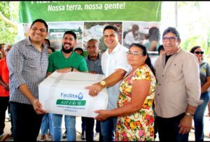 Prefeito Calvet Filho, promove festa em homenagem ao Dia do Trabalhador, em Rosário