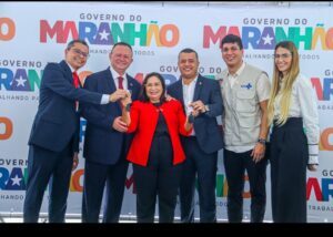 Duas novas ambulâncias são entregues à prefeita Paula Azevedo para reforçar a saúde em Paço do Lumiar