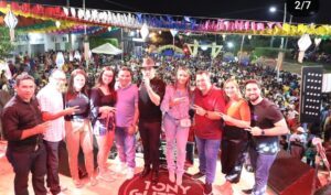 Josimar, Detinha e Fabiana Vilar prestigiam prefeito Flávio Amorim em encerramento do São João de Araguanã