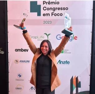 Congresso em Foco: Eliziane Gama ganha prêmio de melhor senadora de 2023