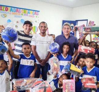 Dr. Marcone realiza ação do Dia das Crianças em escola municipal