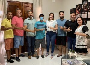 Em Chapadinha, Josimar e Detinha dialoga com o deputado Aluísio Santos e a prefeita Dulcilene Belezinha