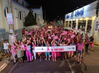 Caminhada marca o encerramento da campanha Outubro Rosa em Presidente Dutra