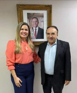 Em São Luís, a vereadora Katyane Leite e o esposo Cacimbão são recebidos pelo Chefe da Casa Civil, Sebastião Madeira