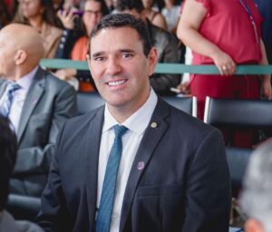 Dr. Benjamim vota contra a linguagem neutra