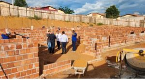Construção da Unidade Básica de Saúde do Jardim Aulídia, obra financiada com emenda de Hildo Rocha, avança em ritmo normal