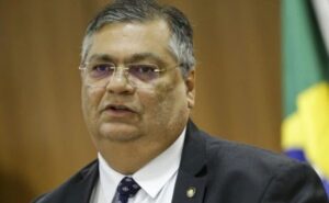 Dono de uma voz inconfundível, cantor Raffa agita noite e se destaca no cenário musical do MA