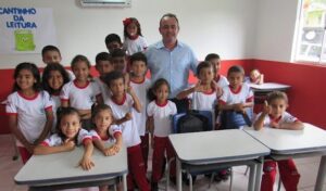 Gestão de Erlânio Xavier consegue destaque na educação entre 50 melhores do Brasil