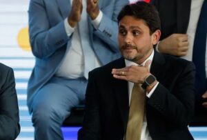 Prefeitura de Cajapió vai gastar quase R$ 300 mil em compra de água mineral