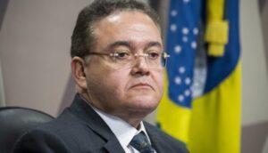 Campanha de Roberto Rocha esvazia por não assumir compromisso