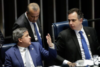 Senado aprova PEC que criminaliza porte e posse de drogas