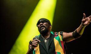 Assoviado nas ruas e bairros de São Luís, Reggae perde Toots Hibbert, um artista fundamental. Por Ademar Danilo