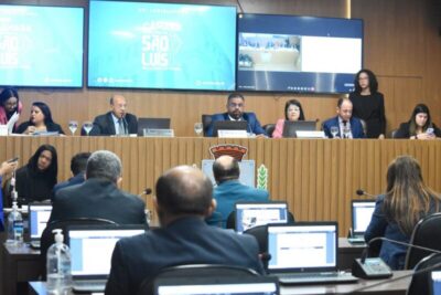 Vereadores de São Luís aprovam a ideia de ponto biométrico para controle de presença