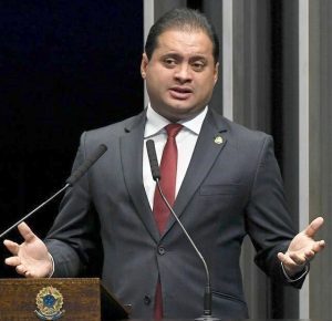 Para salvar o PDT, Weverton pode não abrir de candidatura