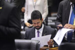 Deputado Gil Cutrim propõe Lei que aumenta para 40% as compras na agricultura familiar com dinheiro do FNDE