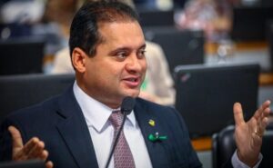 Câmara de Afonso Cunha rejeita título de cidadania ao senador Weverton