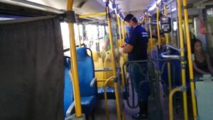 Empresas respeitam protocolo e higienizam ônibus…