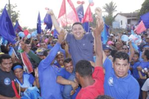 População de Turiaçu recepciona Adson Manoel em grande ato popular