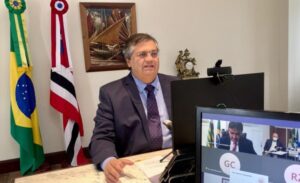 Flávio Dino sai sem resposta de Pazuello sobre financiamento dos leitos de Covid