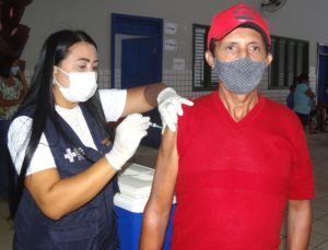 Prefeitura de Altamira inicia vacinação de profissionais da Educação