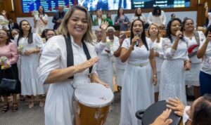 Mical Damasceno propõe Programa Igreja Legal…