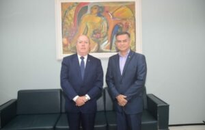Procurador-geral de Justiça do MA recebe visita institucional de deputado federal