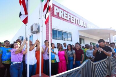 Em Urbano Santos, presidente Iracema Vale comemora entrega de trecho da estrada que liga a cidade a Barreirinhas