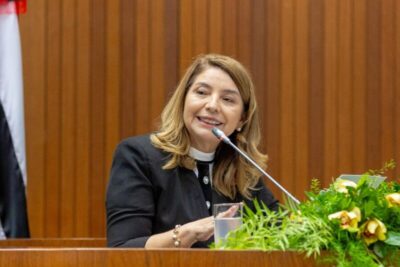 “Estamos diante do grande porta-voz da democracia”, diz Iracema Vale durante homenagem a José Sarney