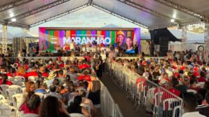 Iracema Vale participa de solenidade com o presidente Lula para anúncio de investimentos no Maranhão
