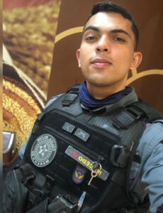 Plenário da Assembleia faz minuto de silêncio em memória do policial militar Marcos Vinícius Macedo