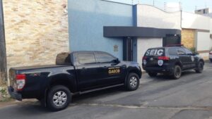 Promotora é acusada de autorizar busca em escritório de esposa do Deputado de forma ilegal