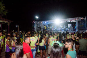 Mega trio elétrico arrasta foliões na Avenida no segundo dia do Carnaval de Anapurus