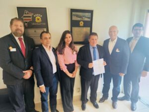 Deputado Ariston recebe representantes do setor industrial para debater inclusão da água mineral na cesta básica