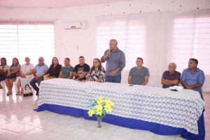 Viana: Em reunião com gestores da educação, Magrado Barros traça metas e anuncia reajuste de 12,84% para classe