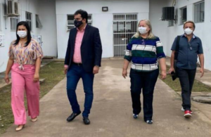 Álvaro Pires visita Unidade Mista do São Bernardo